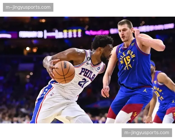 特写：在丹佛高原，约基奇赛后与掘金队友加练低位脚步